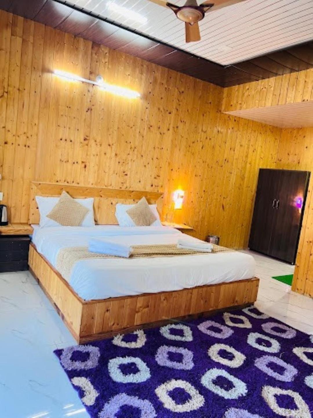 The Village Retreat Resort , Guptkashi Gupta Kashi Exterior photo